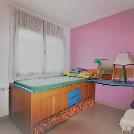 Barraquer 1 7 Apartment Roses
